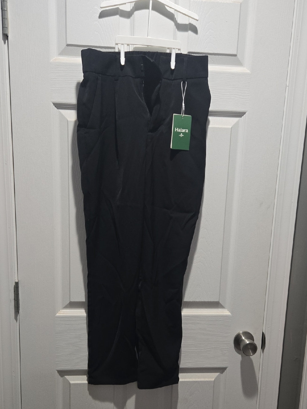HALARA Black Women's Tapered Dress Pants with Pleats